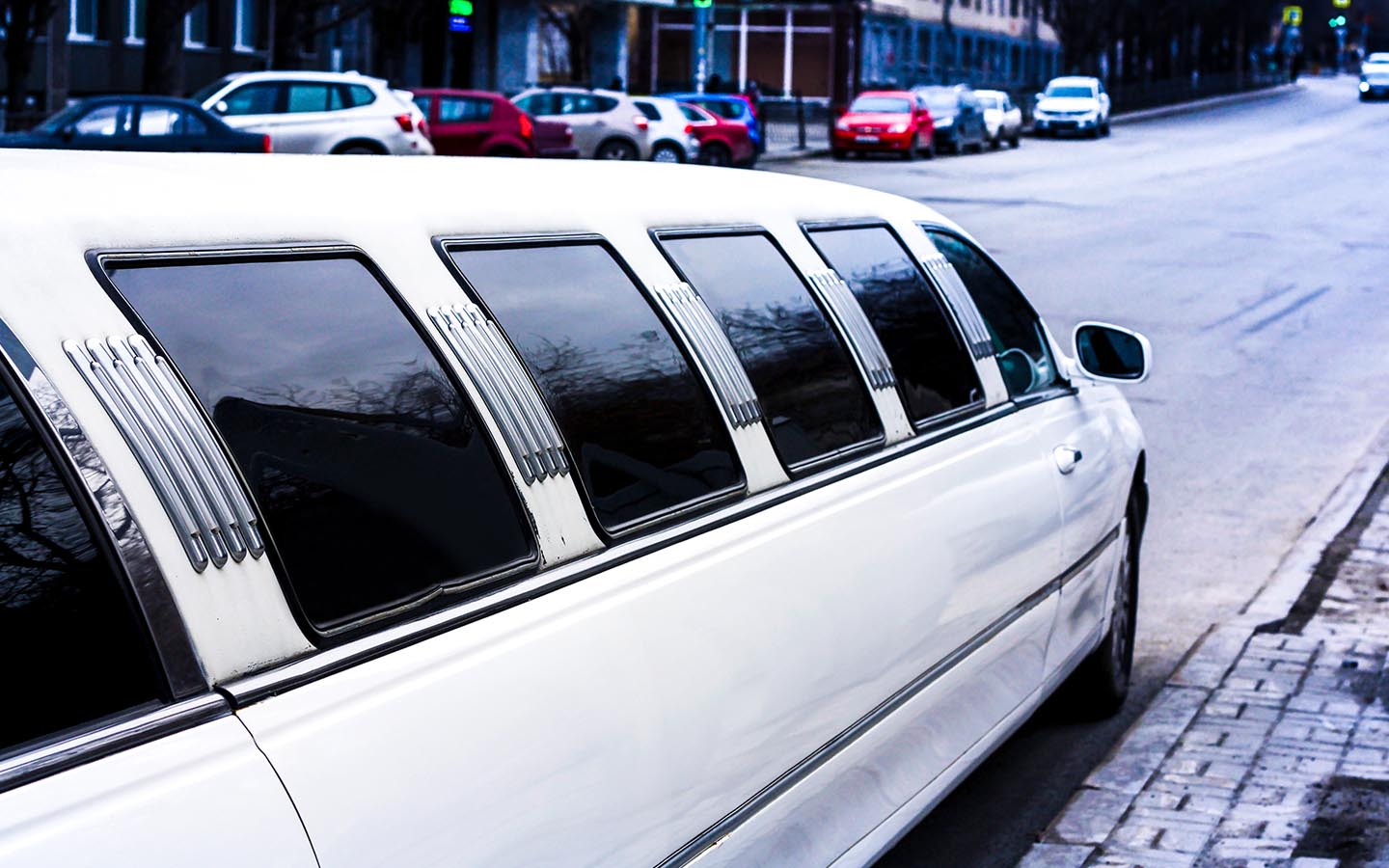 how to start a limousine business in Dubai